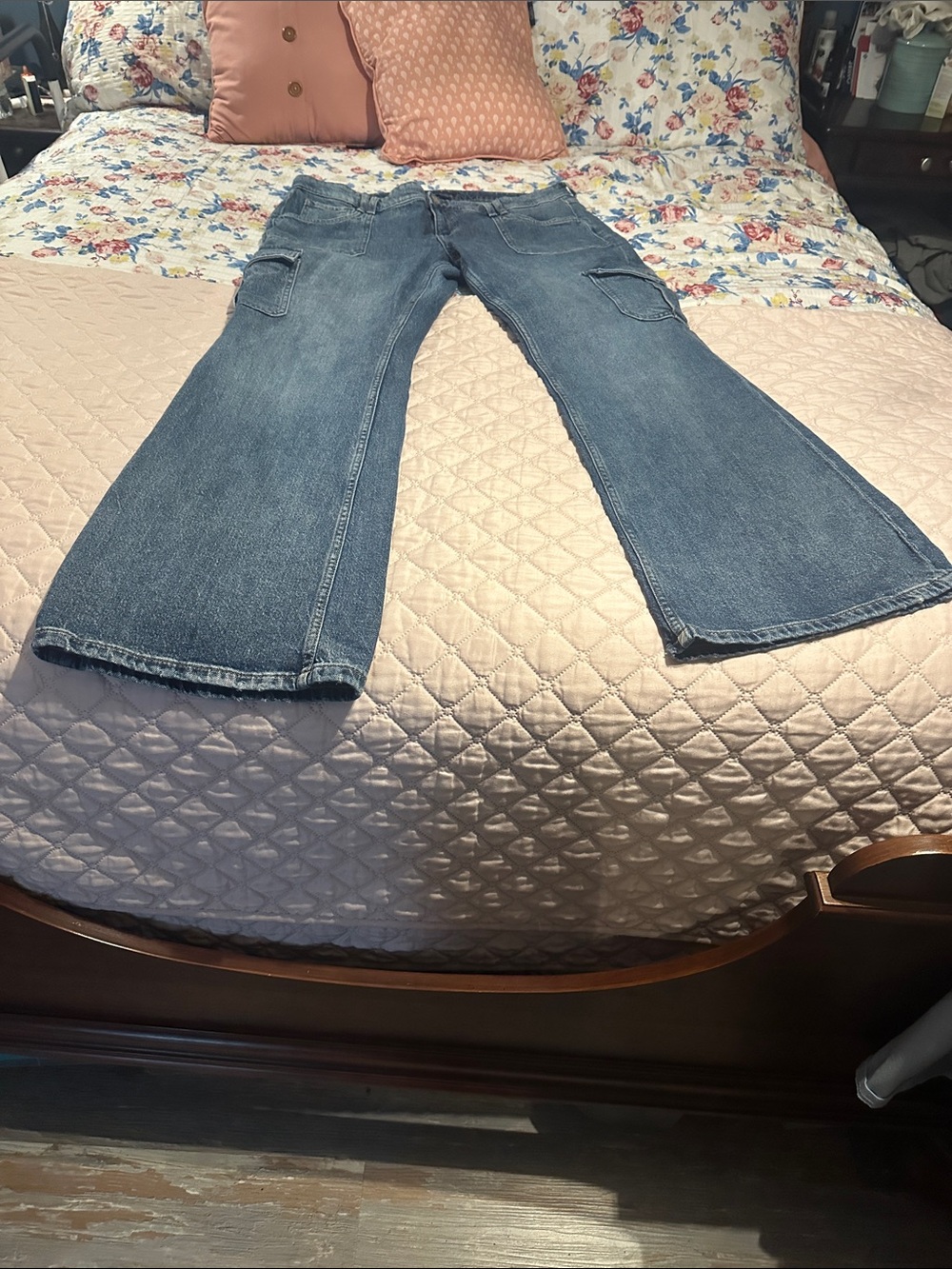 Aeropostale Women's Medium Blue Flare Cargo Jeans